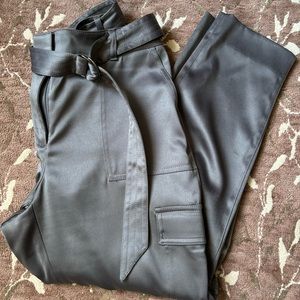 WHBM Women’s 8P tapered ankle cargo pant satiny gray belted pockets 25” inseam